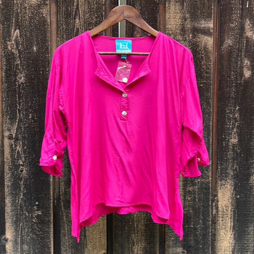 NWOT Escapada Hot Pink Blouse 3/4 Sleeve Sz Sm w/button accents